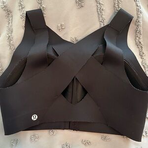 lululemon Enlite Zip-Front Cross-Back Bra